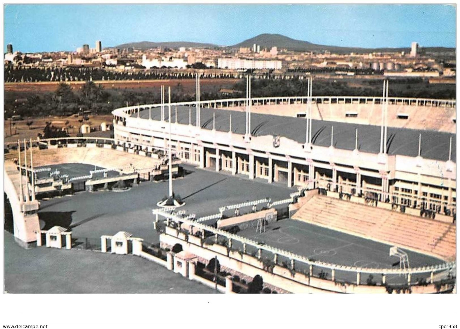 Algerie . N°50088 . Oran . Le Stade Heri Fouques Duparc - Oran