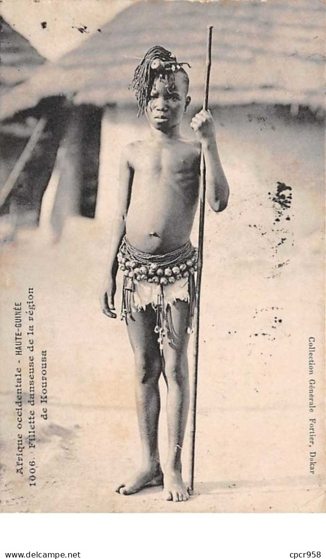 Guinée. N° 100419 . Fillette Danseuse De La Région De Kourousa - Guinea