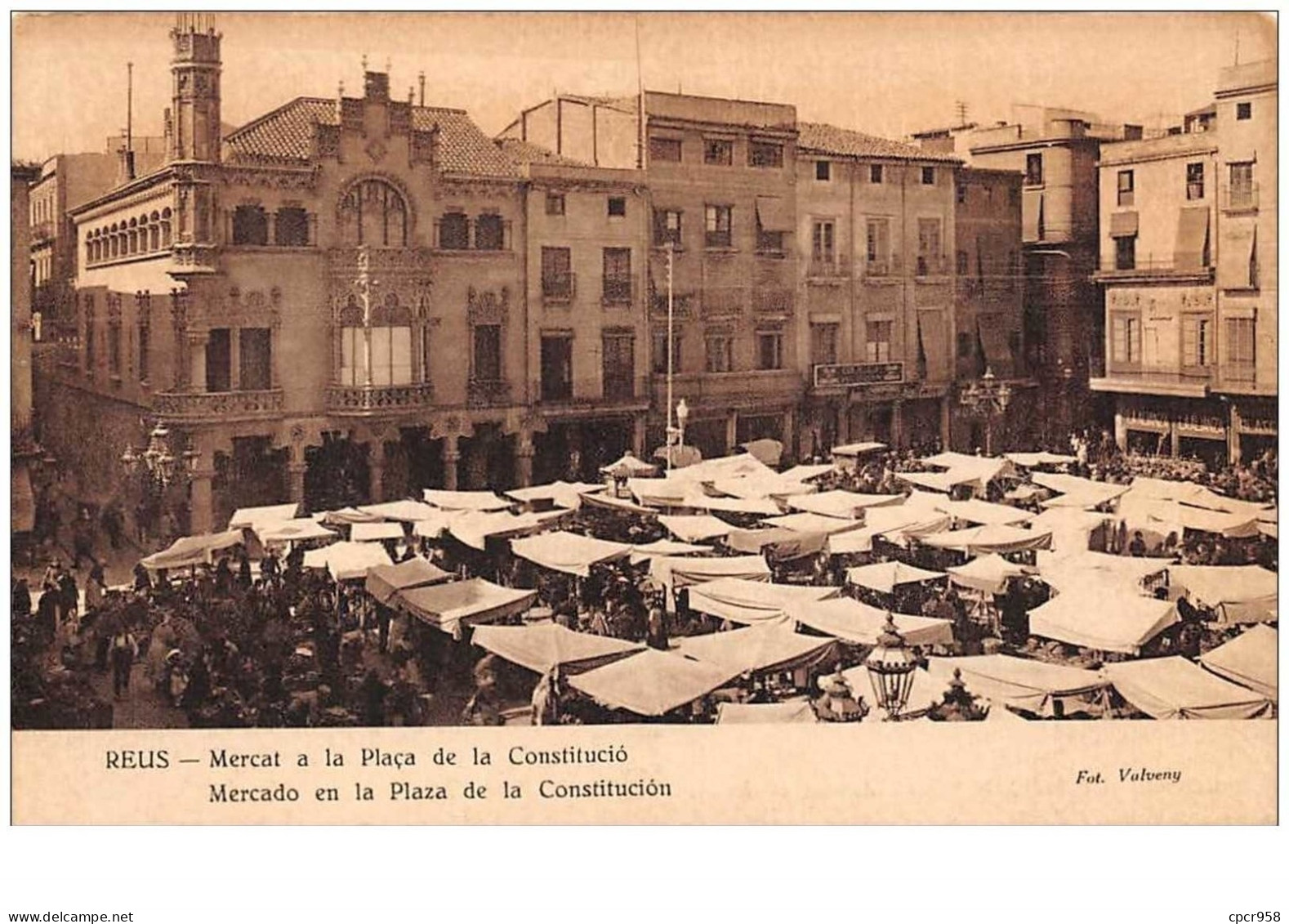 Espagne. N°47489 . Reus. Mercado En La Paza De La Constitucion - Tarragona