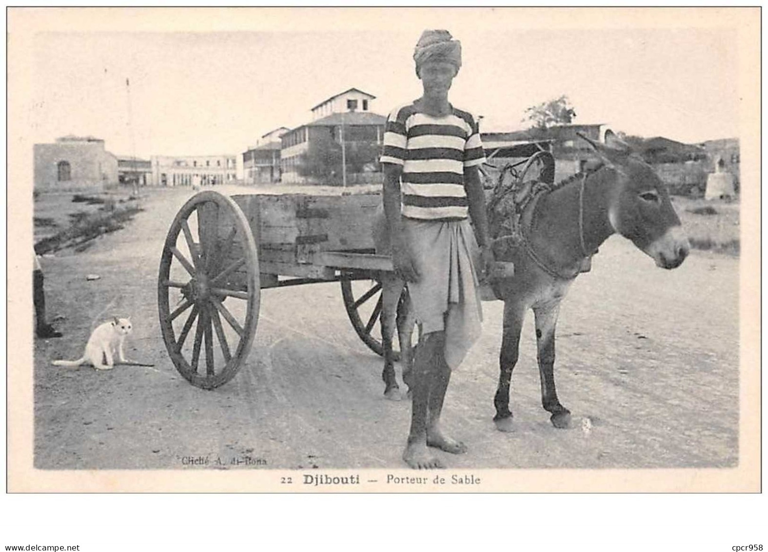 Djibouti . N°44302 . Porteur De Sable - Djibouti