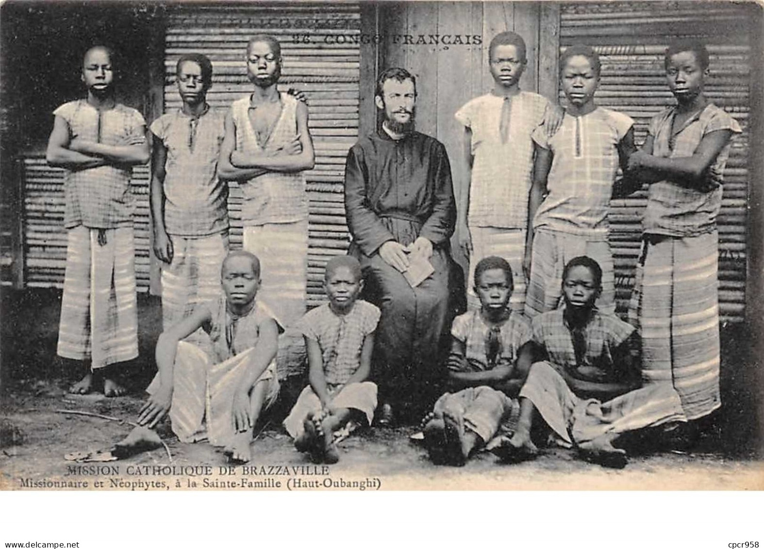 Congo Francais . N°51129 . Brazzaville . Missionnaire Et Neophytes.haut-oubanghi - Brazzaville