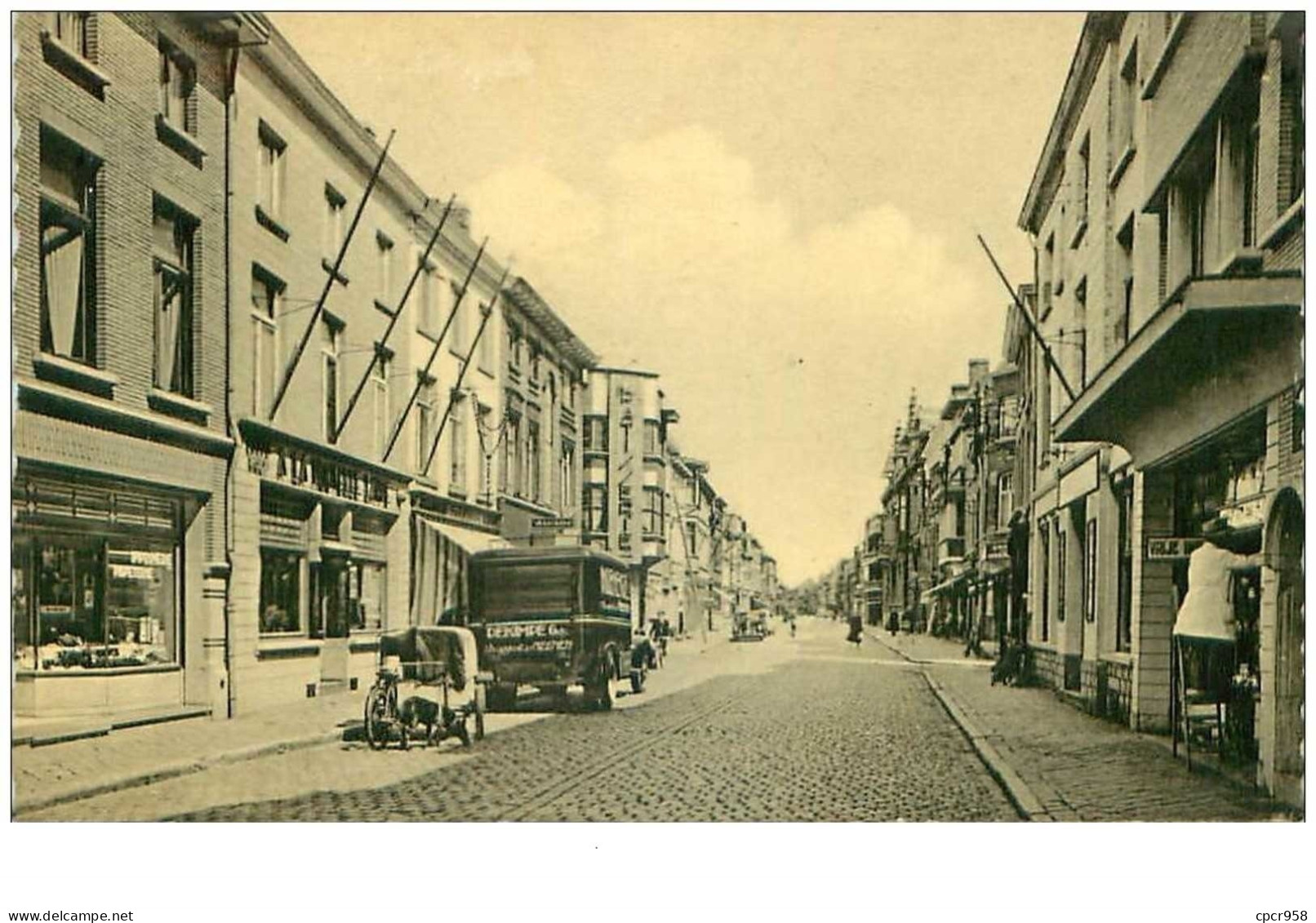 Belgique . N°37104.menen.rue De Bruges - Menen