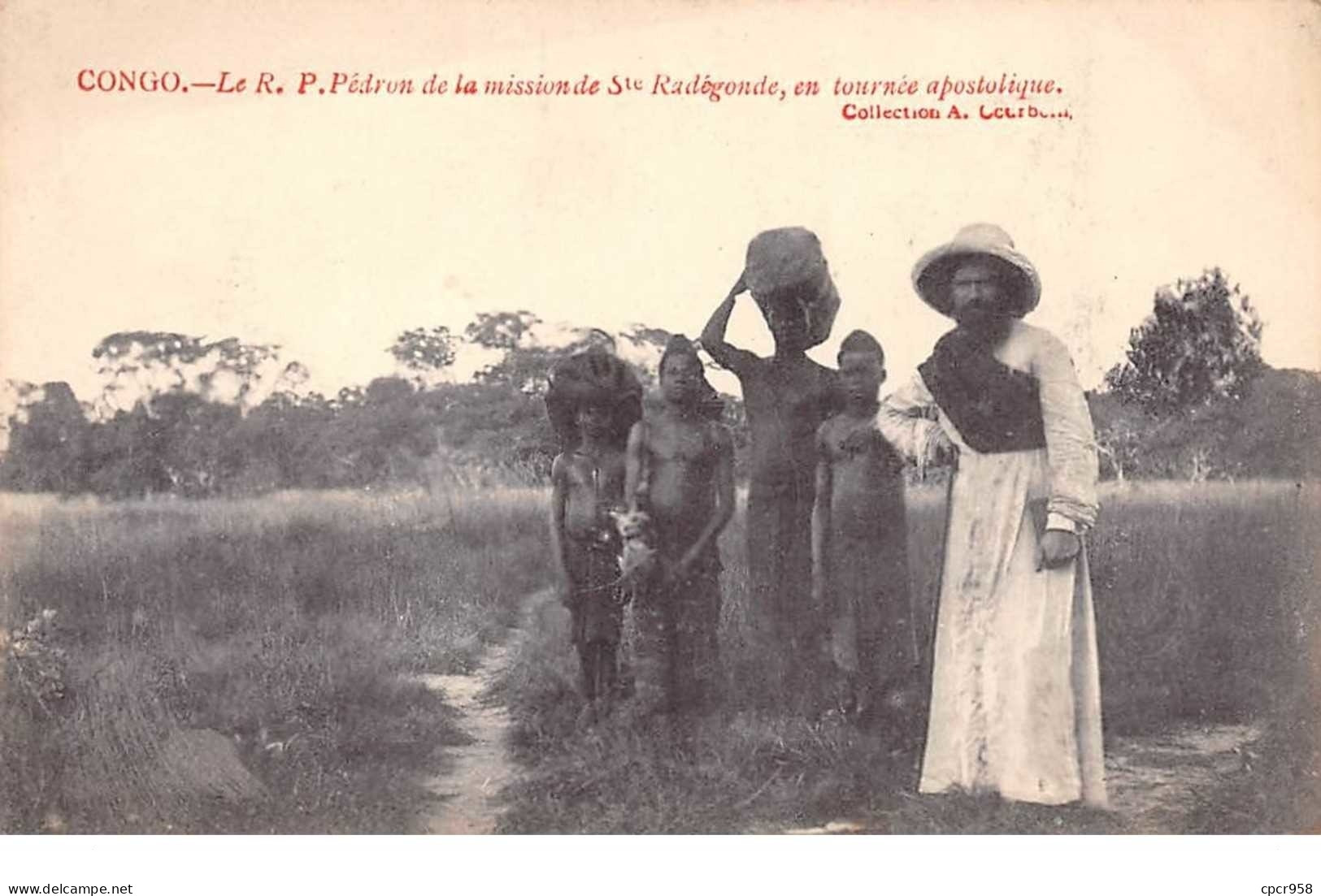 Congo Français - N°61552 - Le R.P. Pédron De La Mission De Ste Radégonde En Tournée Apostolique - French Congo