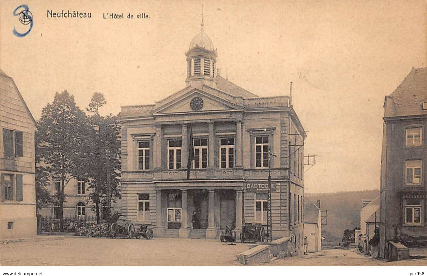 Belgique - N°77163 - NEUFCHATEAU - L'Hôtel De Ville - Neufchateau