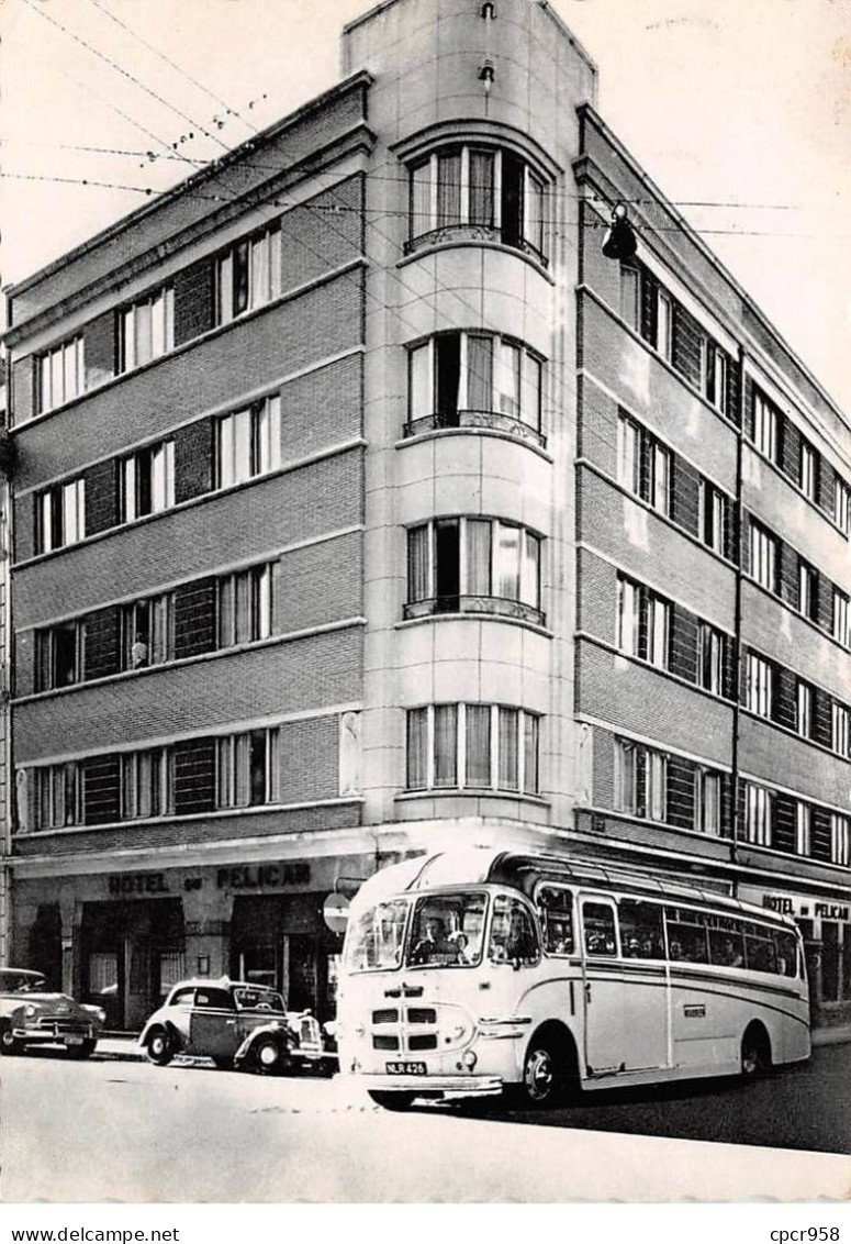 BELGIQUE - BRUXELLES - SAN26442 - Hôtel Pélican - CPSM - Autobus - Cafés, Hôtels, Restaurants