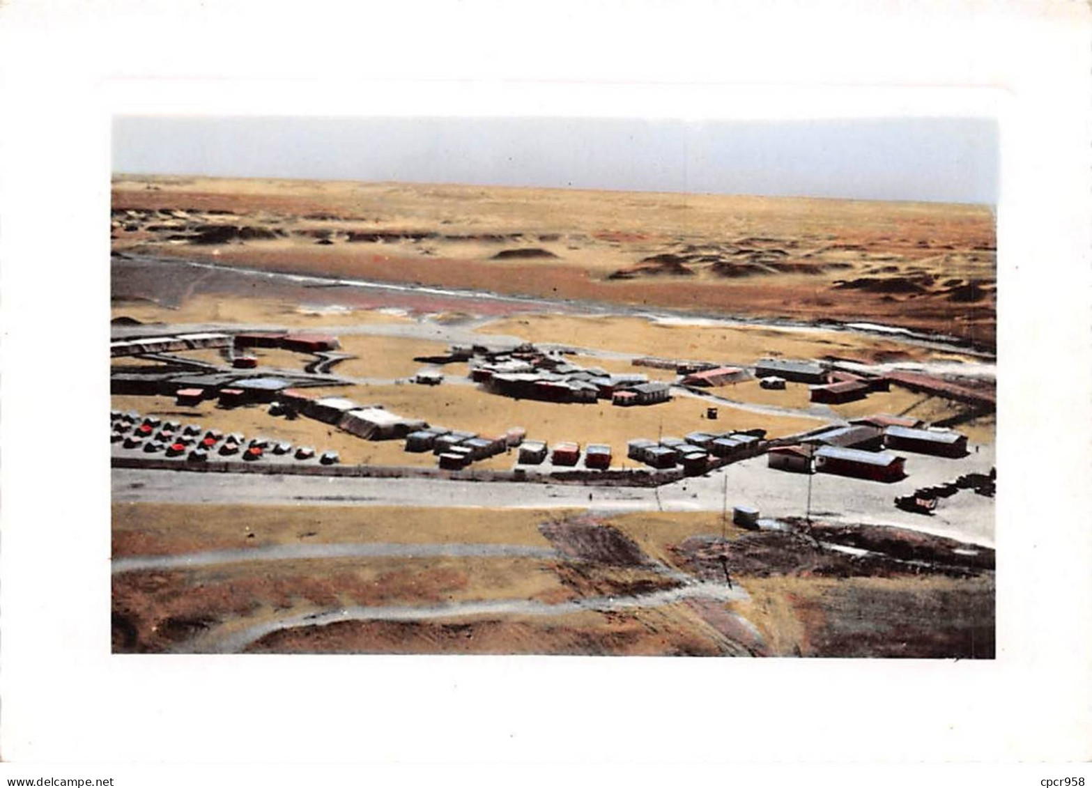 ALGERIE - SAN40916 - HASSI MESSAOUD (Sahara) - Vue Aérienne Base CFPA - 1957 - CPSM 15x10 Cm - Other & Unclassified