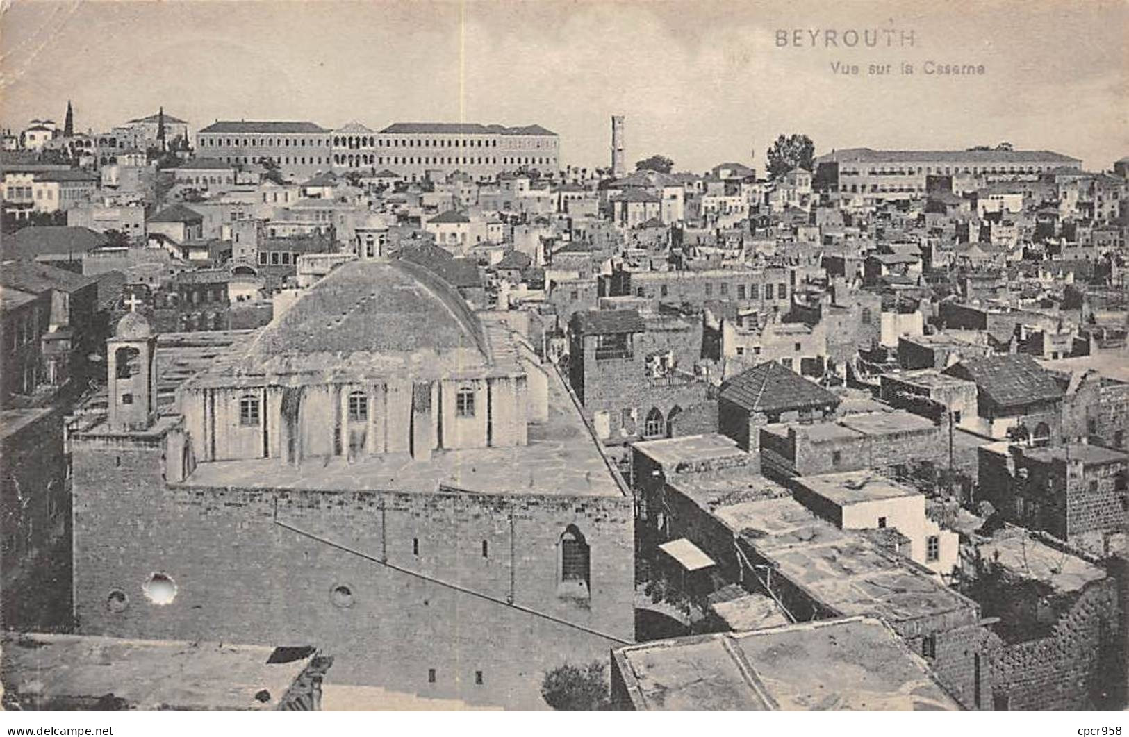 LIBAN - SAN39431 - Beyrouth - Vue Sur La Caserne - En L'état - Trou - Liban