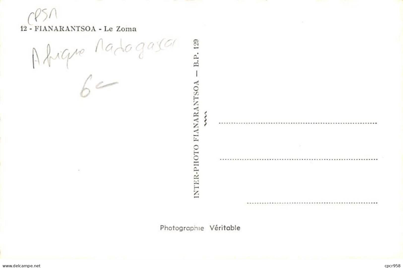 MADAGASCAR - SAN43045 - FIANARANTSOA - Le Zoma - CPSM 14x9 Cm - Madagaskar