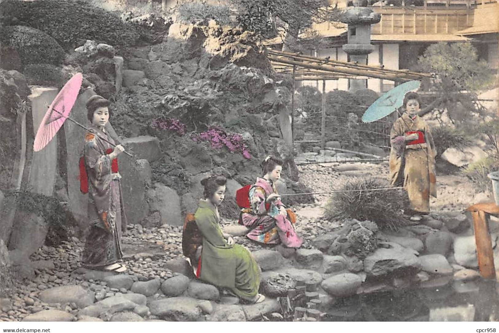 CHINE - SAN36409 - Cachet Tientsin - En L'état - Carte Japonaise - Geishas Dans Un Jardin - Chine