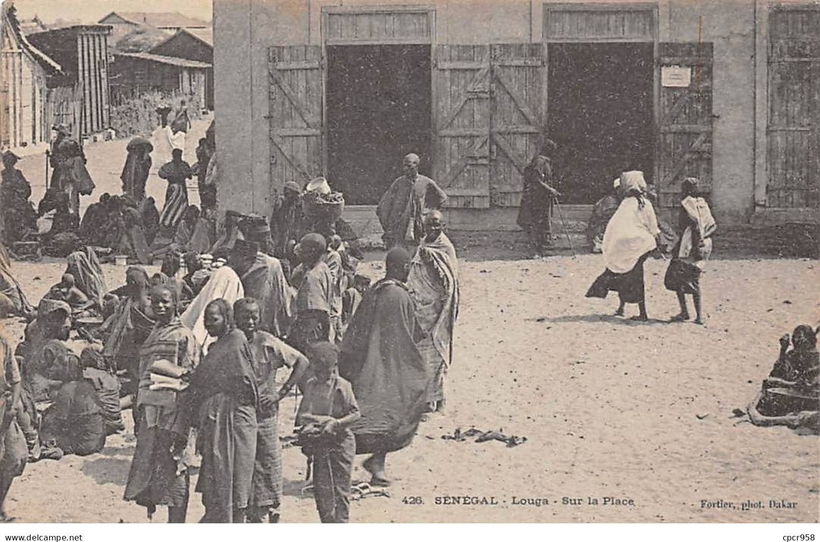 SENEGAL - SAN56407 - Louga - Sur La Place - Sénégal