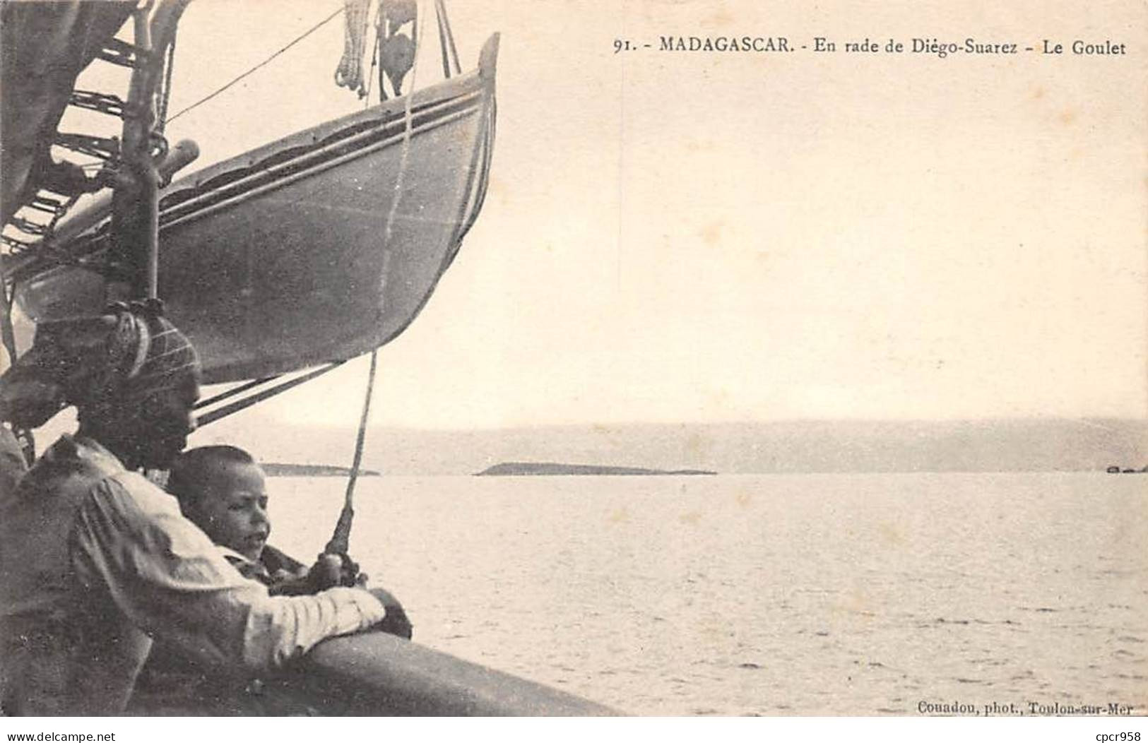 MADAGASCAR - SAN56559 - En Rade De Diégo Suarez - Le Goulet - Madagaskar