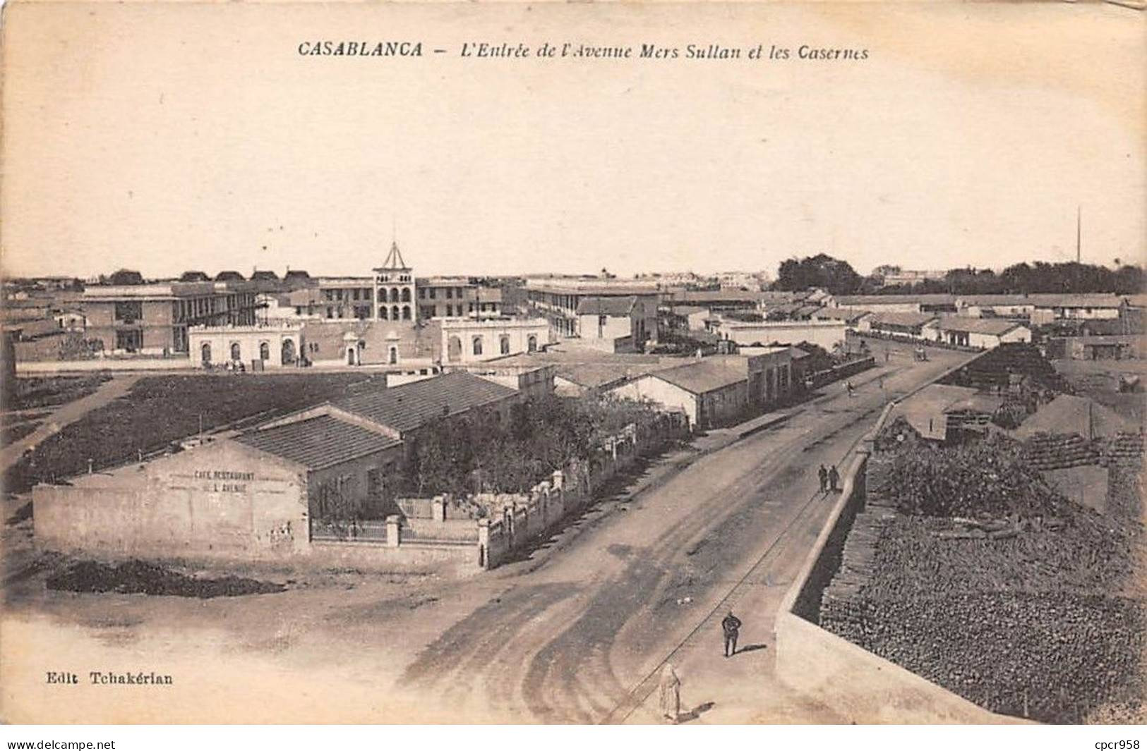 MAROC - SAN51116 - Casablanca - L'Entrée De L'Avenue Mers Sullan Et Les Casernes - Casablanca