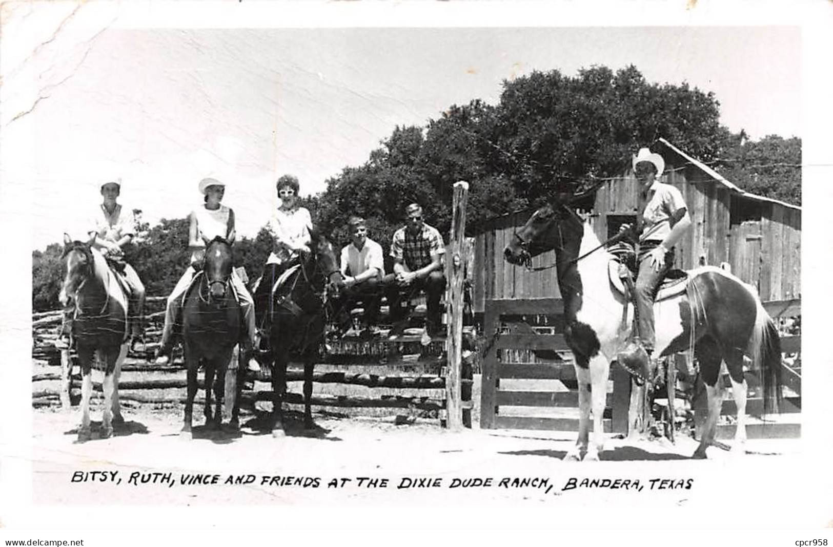 Etats-Unis - N°84636 - Bitsy, Ruth, ... Friends At The Dixie Dude Ranch - Bandera - Carte Photo Pliée Vendue En L'état - Sonstige & Ohne Zuordnung