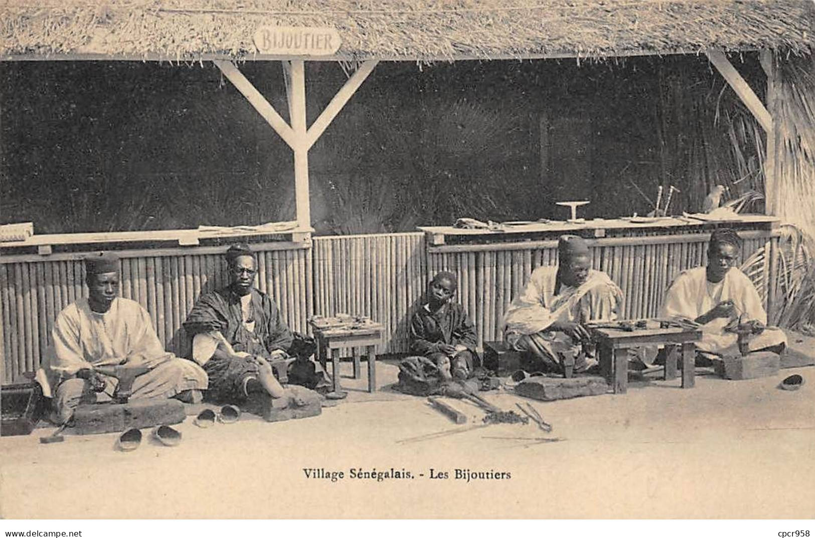 SENEGAL - SAN56410 - Village Sénégalais - Les Bijoutiers - Métier - Sénégal