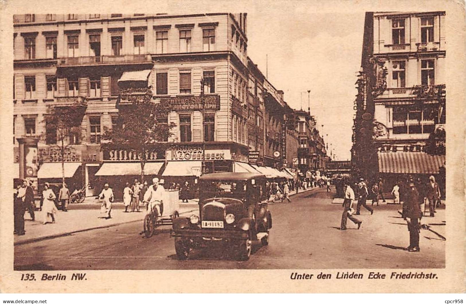 Allemagne - N°89289 - BERLIN NW. - Unter Den Linden Ecke Friedrichstr - Commerces - Friedrichshain