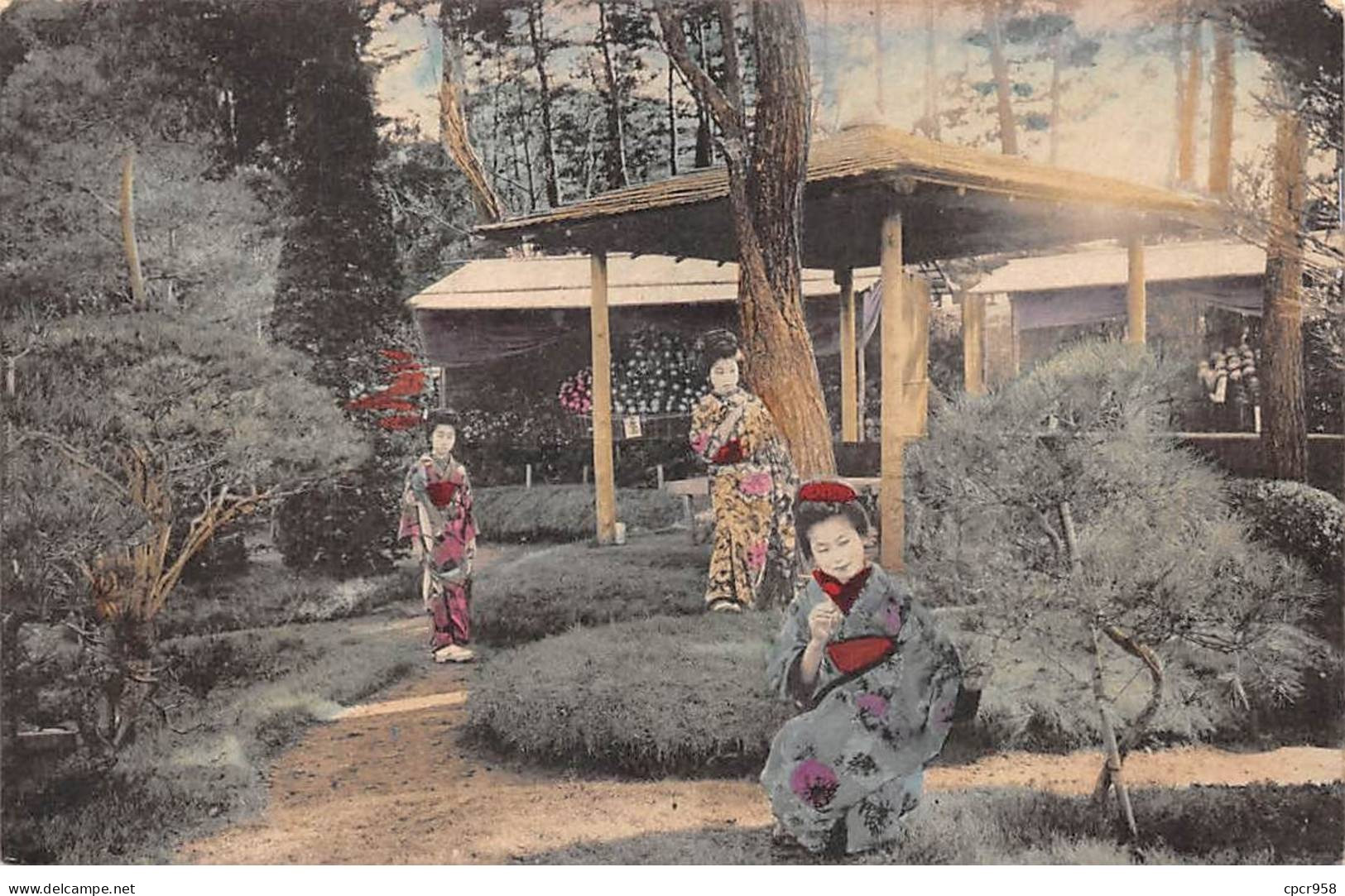 JAPON - SAN64739 - Geishas Dans Un Jardin - Tokio