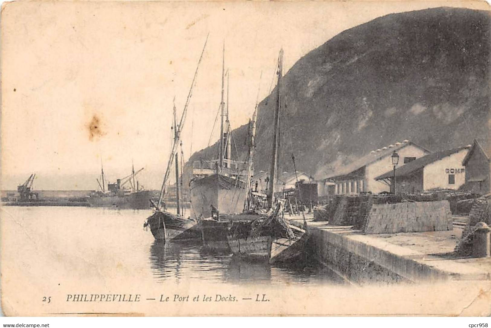 ALGERIE - SAN64588 - Philippeville - Le Port Et Les Docks - Autres & Non Classés