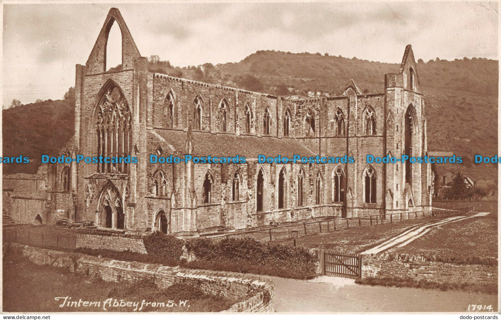 R096498 Tintern Abbey From S. W. 1934 - Mundo