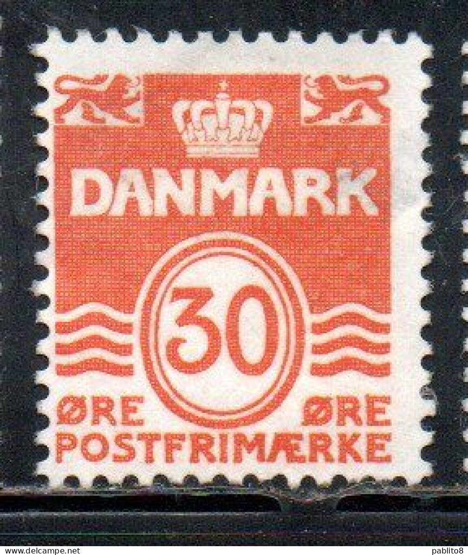 DANEMARK DANMARK DENMARK DANIMARCA 1981 WAVY LINES AND NUMERAL OF VALUE 30o USED USATO OBLITERE' - Oblitérés