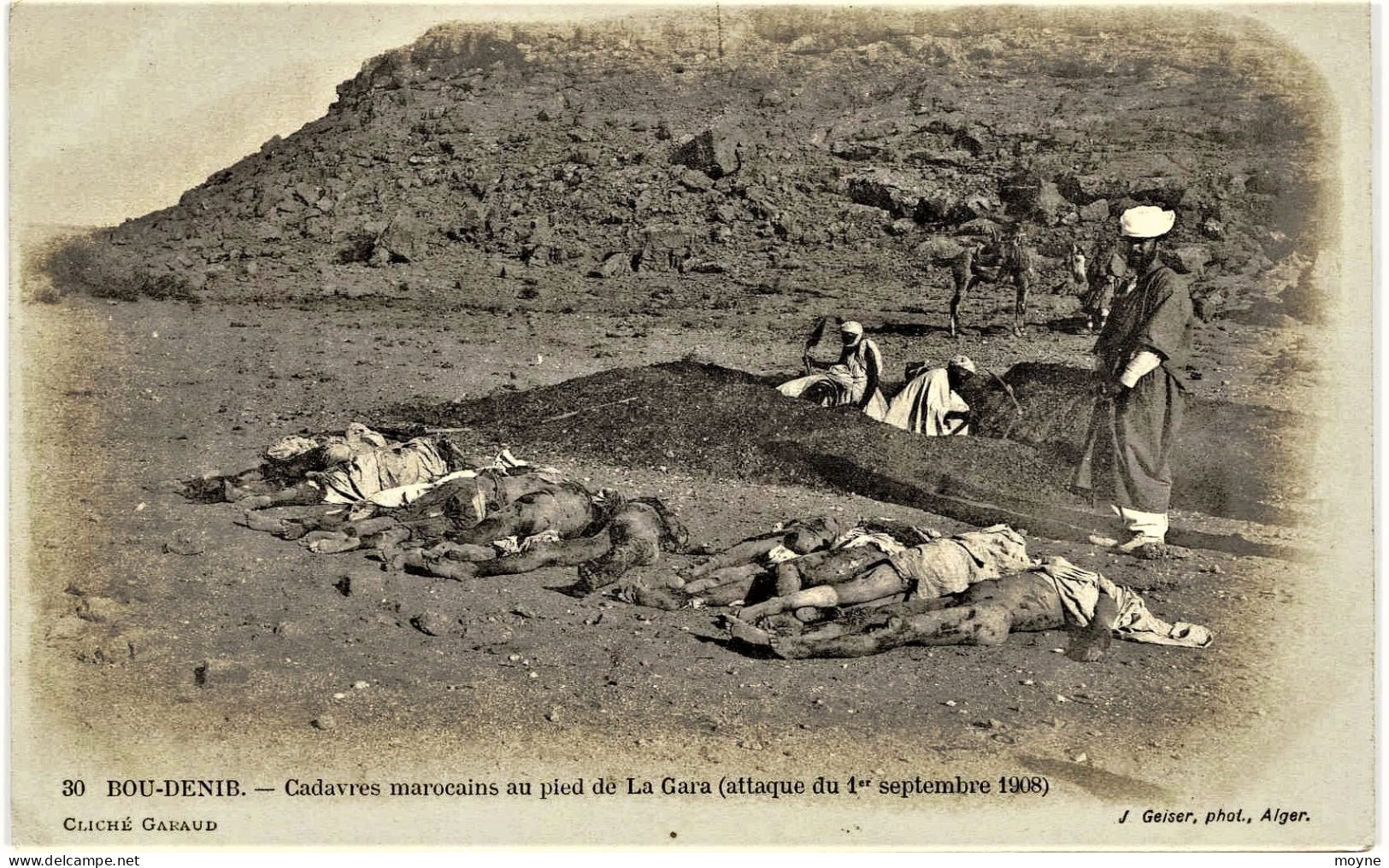 2555 Maroc -BOU - DENIB :CADAVRES MAROCAINS AU PIED DE LA GARA ( Attaque Du 1 Er Sept. 1908) Circul 1908 + Post Mortem - Autres & Non Classés