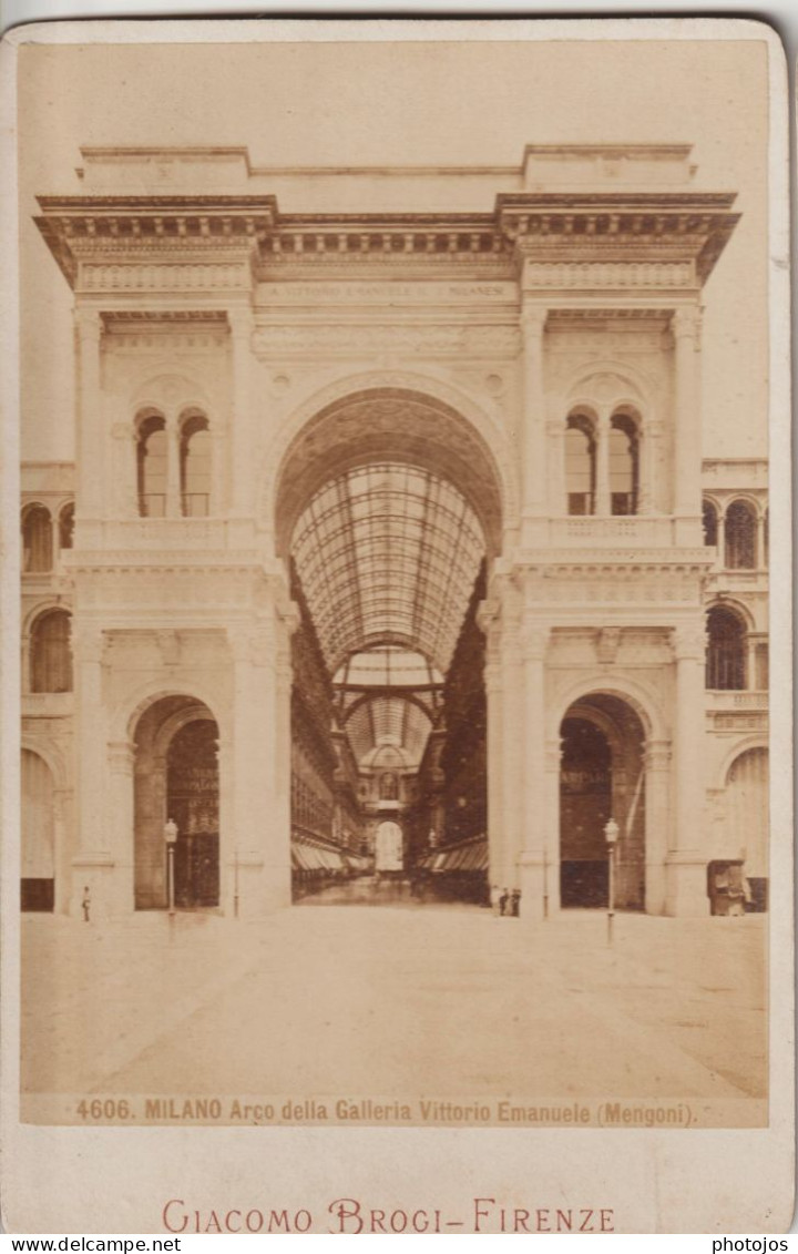 Lot De 2 Photos Sur Carton De Giacomo Brogi  Circa 1880  Milano Galleria Vittorio Emanuele Architecte  Mengoni - Old (before 1900)