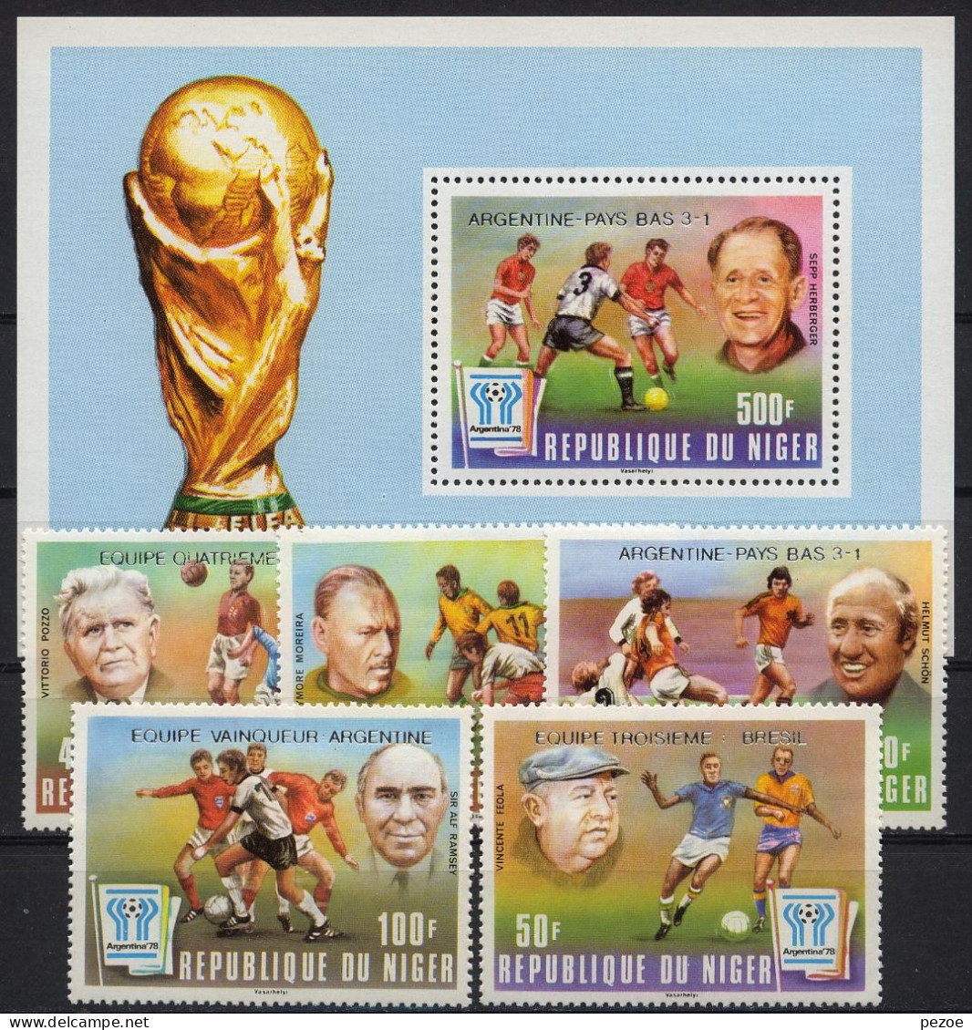 Football / Soccer / Fussball - WM 1978:  Niger  5 W + Bl **, Silber Aufdruck - 1978 – Argentina