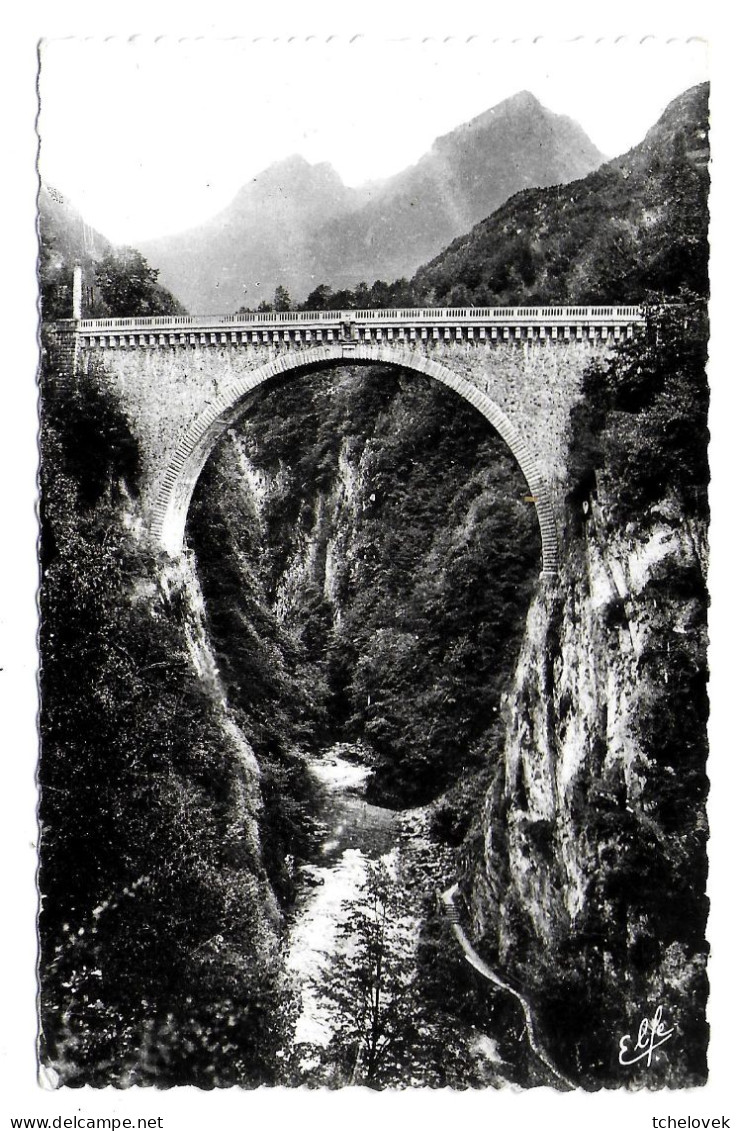 (65). Luz Saint Sauveur. 3 Cp. (1) Souvenir & (2) & (3) Pont Napoleon - Luz Saint Sauveur