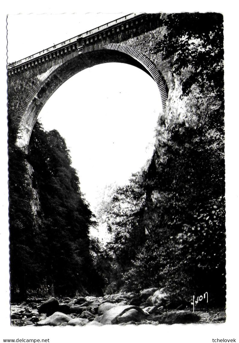 (65). Luz Saint Sauveur. 3 Cp. (1) Souvenir & (2) & (3) Pont Napoleon - Luz Saint Sauveur