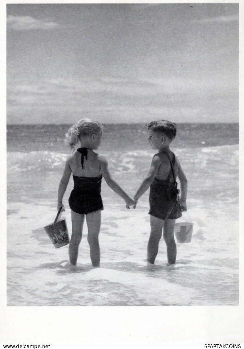 CHILDREN Scenes Landscapes Vintage Postcard CPSM #PBU137.A - Taferelen En Landschappen