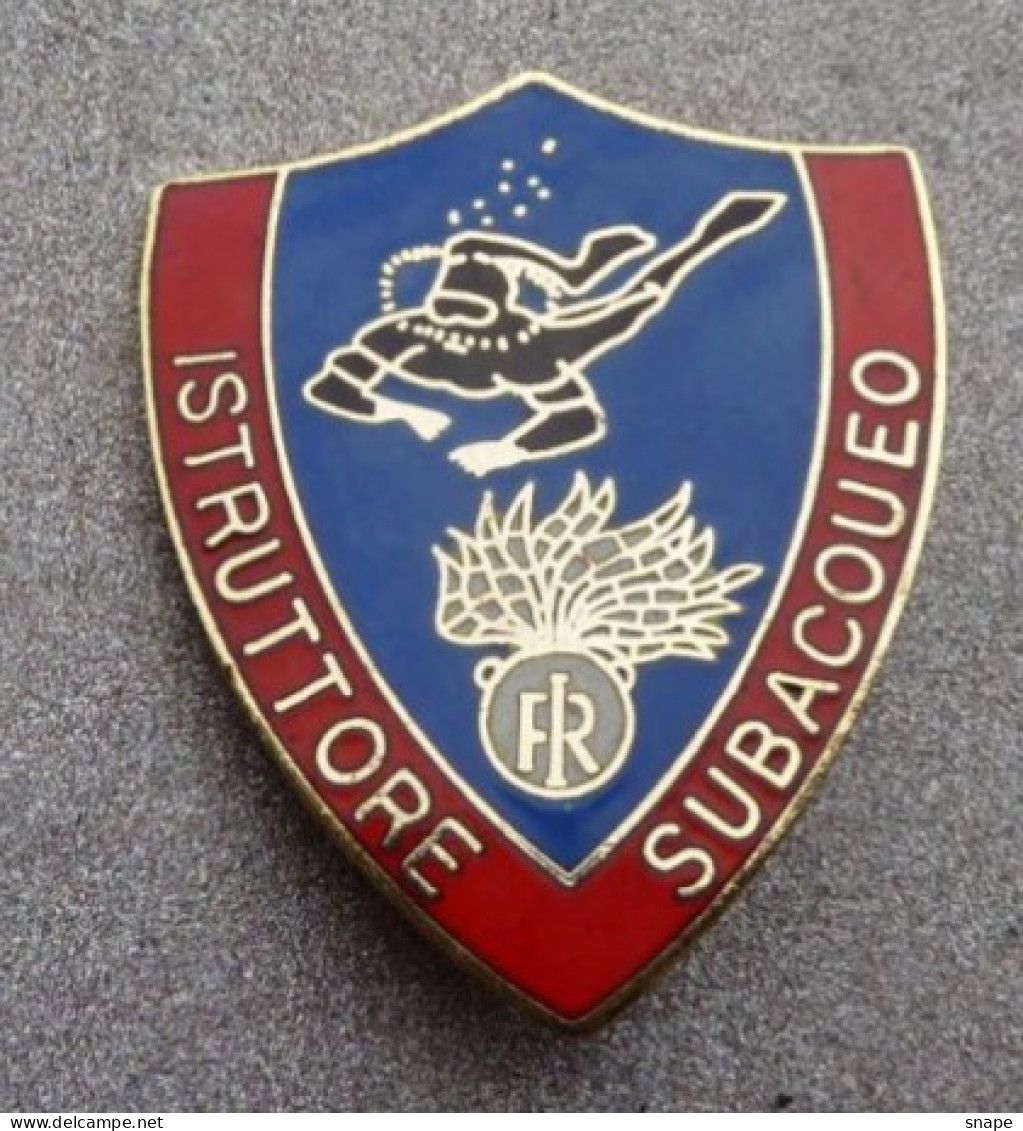 Distintivo Smaltato - Carabinieri Istruttore Subacqueo - Usato Obsoleto - Italian Police Carabinieri Insignia (283) - Police & Gendarmerie