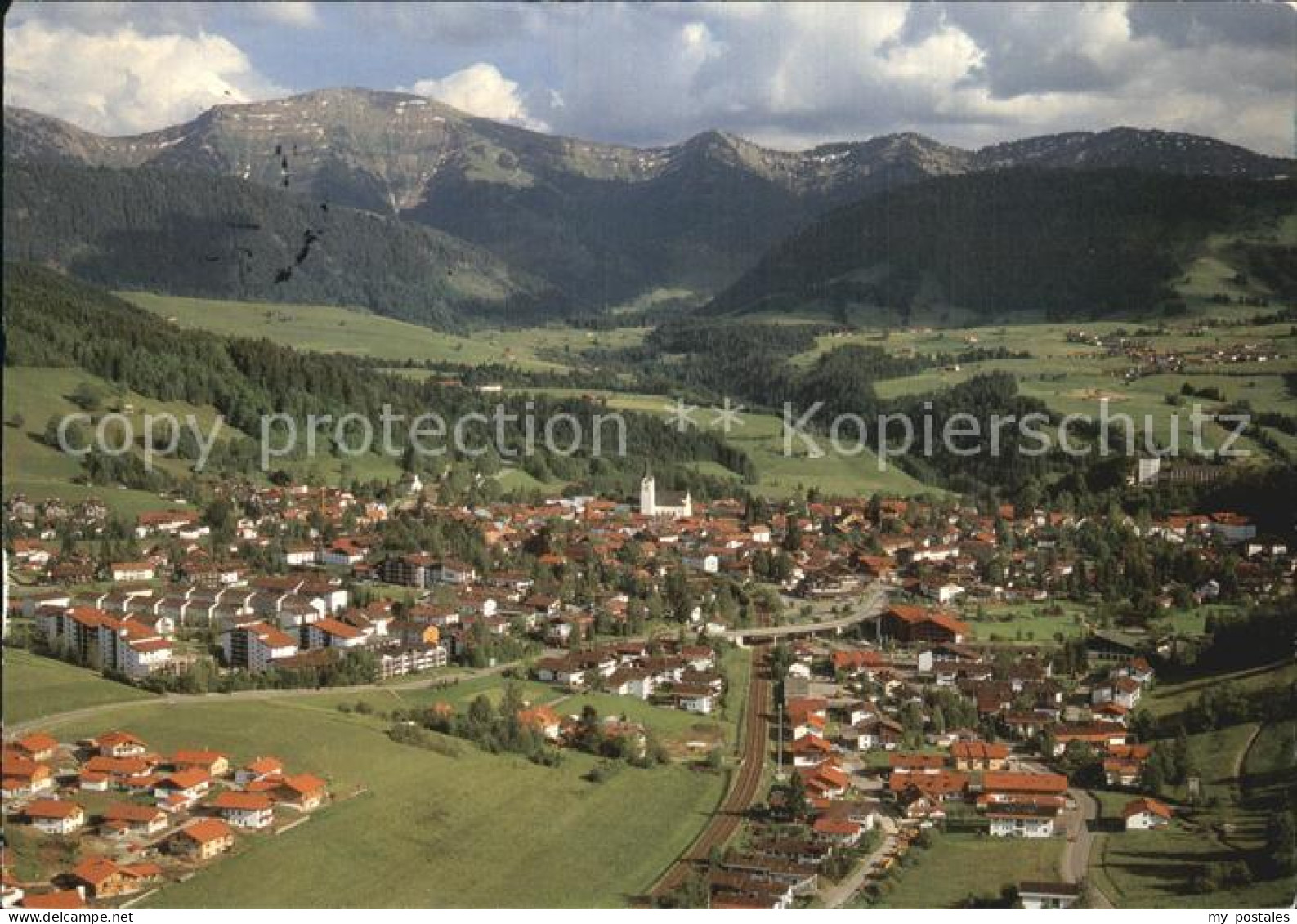 72504374 Oberstaufen Mit Hochgrat Und Rindalphorn Fliegeraufnahme Oberstaufen - Oberstaufen