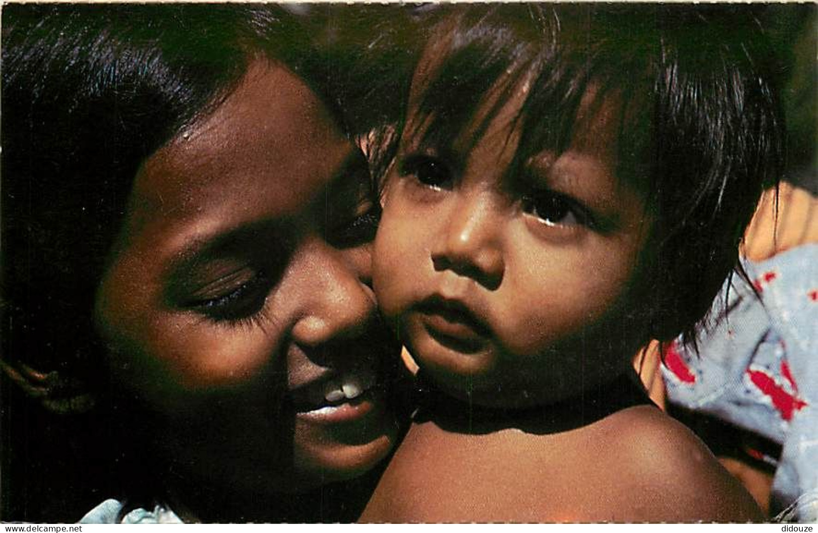 Enfants - Image - Autres - Jeune Thailandaise - CPM - Carte Neuve - Voir Scans Recto-Verso - Autres & Non Classés