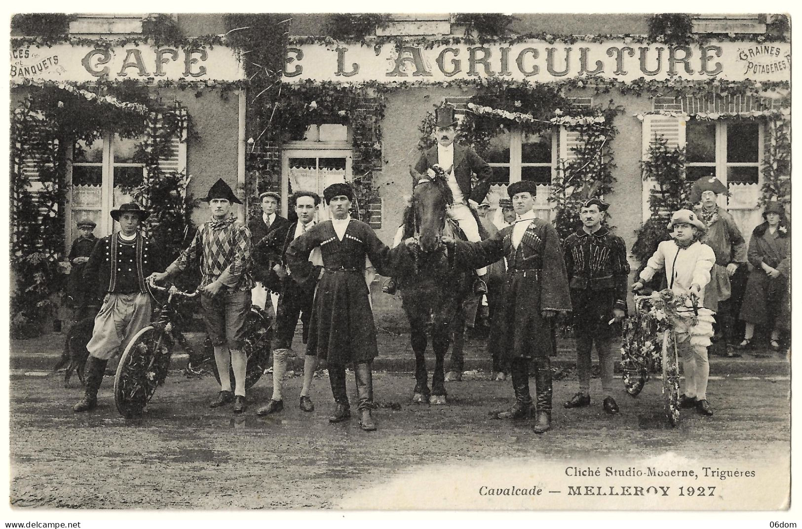 CPA 45 - MELLEROY - Cavalcade De 1927 - Devant Le Café De L'Agriculture - Other & Unclassified