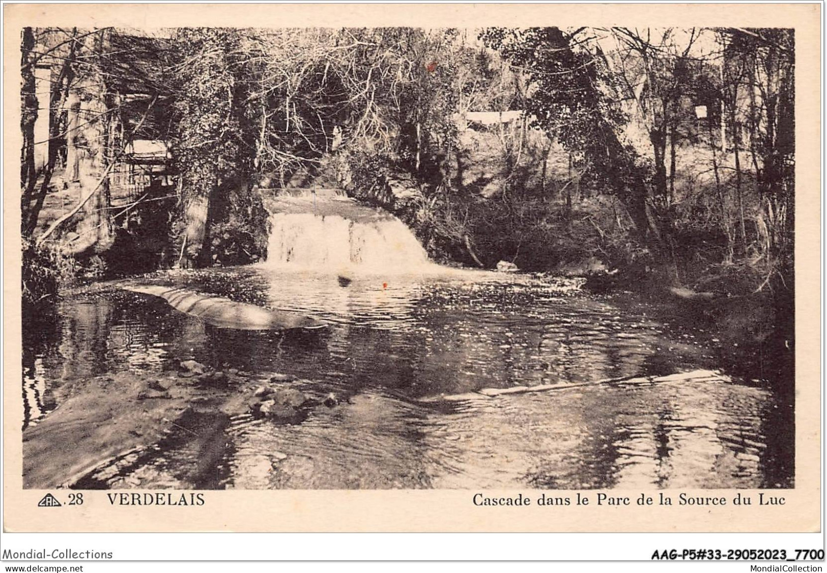 AAGP5-33-0439- VERDELAIS - Cascade Dans Le Parc De La Source Du Luc  - Verdelais