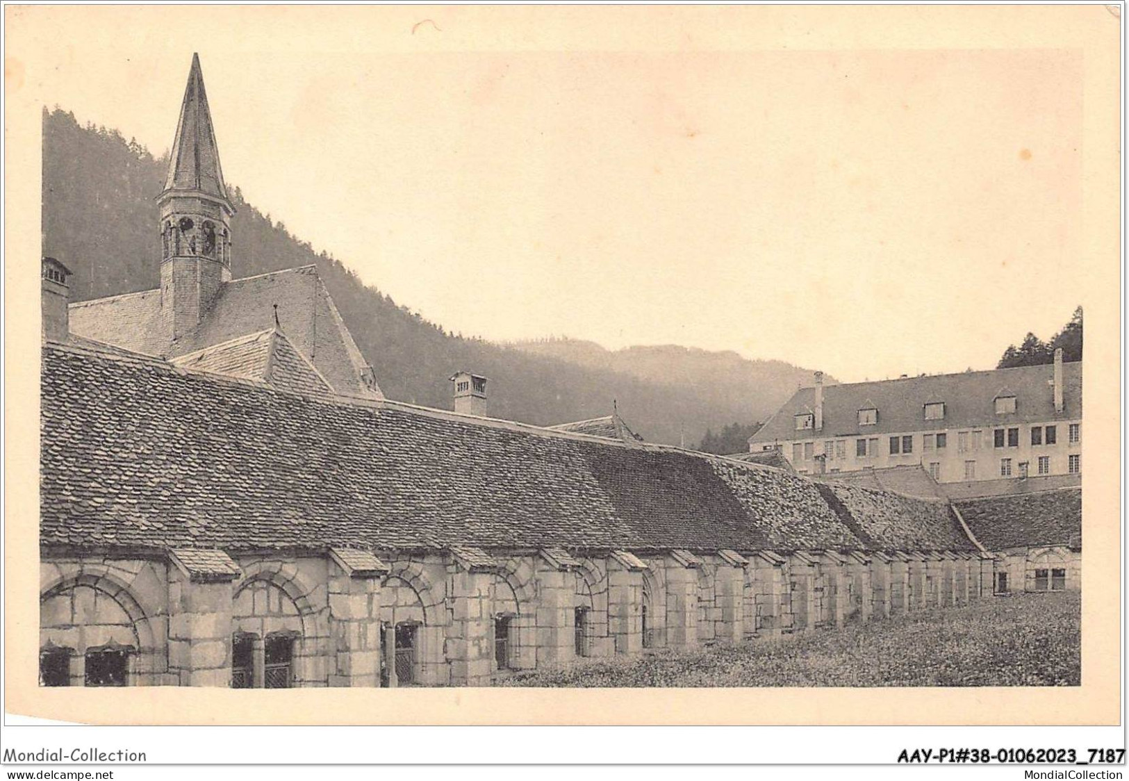 AAYP1-38-0053 - Monastere De La GRANDE-CHARTREUSE - Cour Du Grand Cloitre - Chartreuse