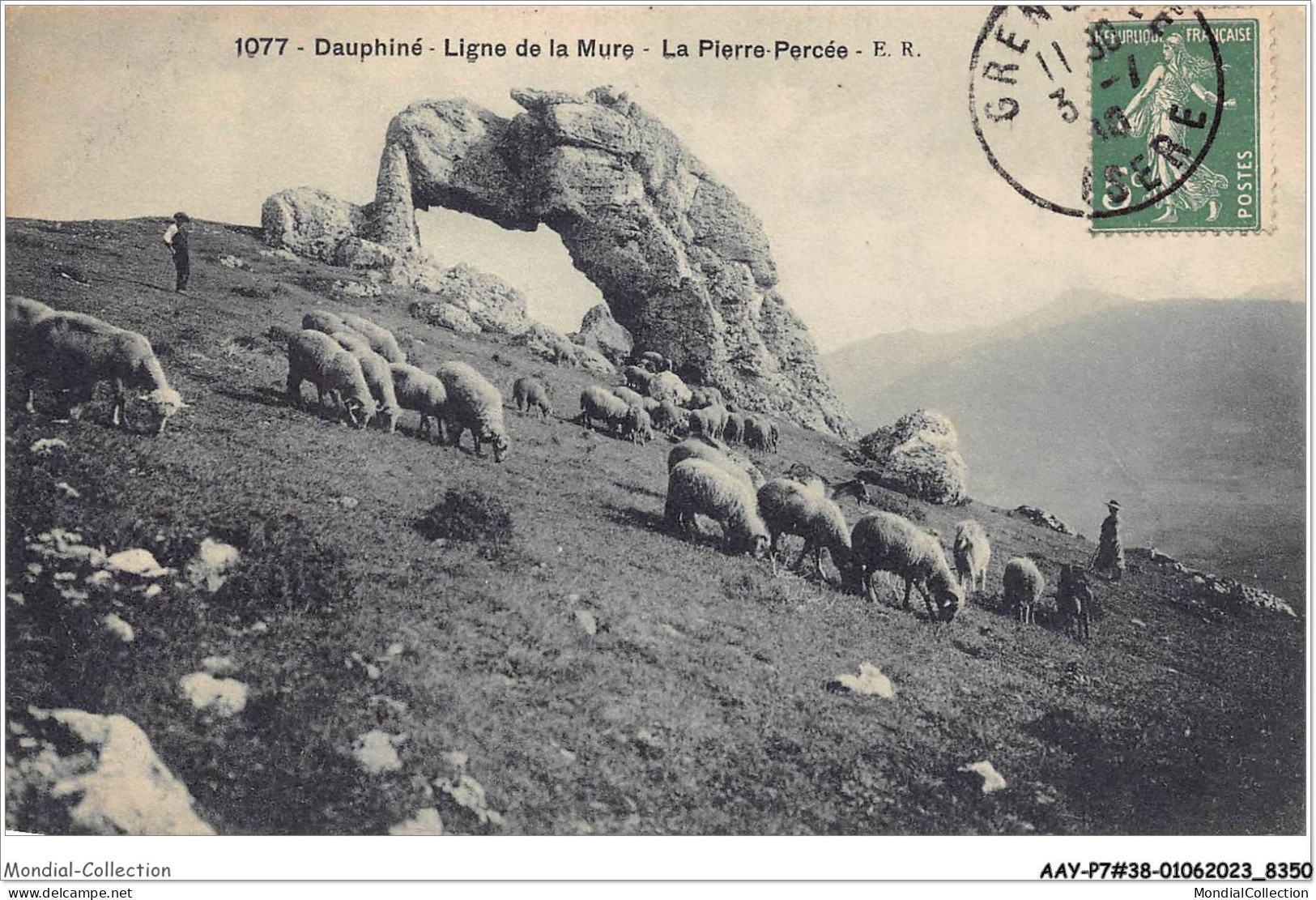 AAYP7-38-0634 - LIGNE-DE-LA-MURE - La Pierre PercéE - La Mure