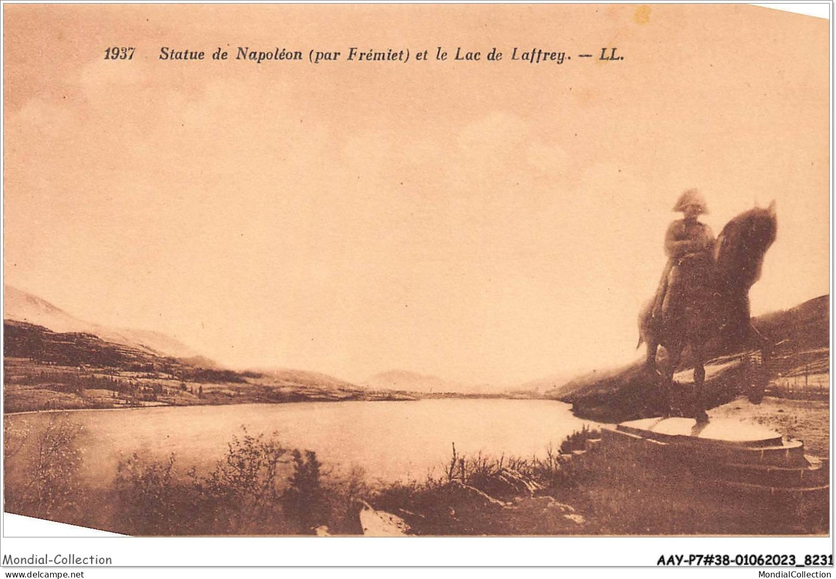 AAYP7-38-0574 - Statue De Napoleon Et Le Lac De LAFFREY  - Laffrey