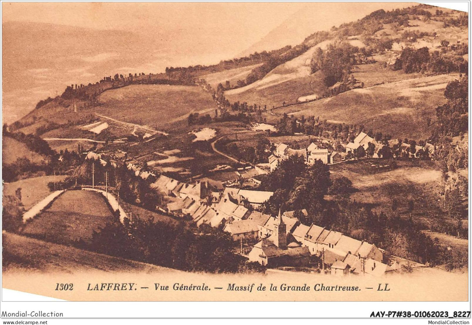 AAYP7-38-0572 - LAFFREY - Vue Generale - Massif De La GRANDE-CHARTREUSE - Laffrey