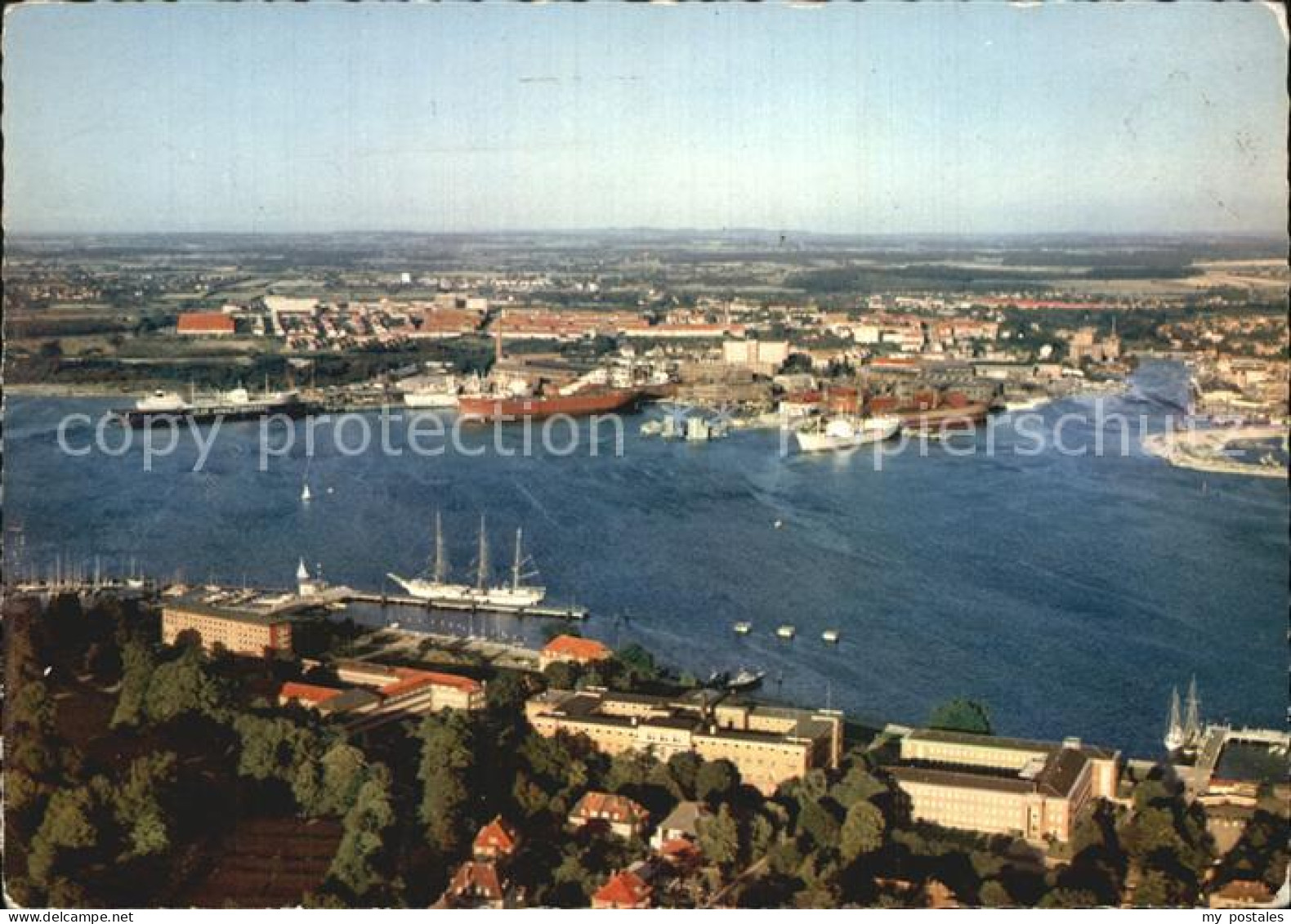 72503912 Kiel Fliegeraufnahme Hafenpartie Mit Segelschulschiff Gorch Fock Kiel - Kiel