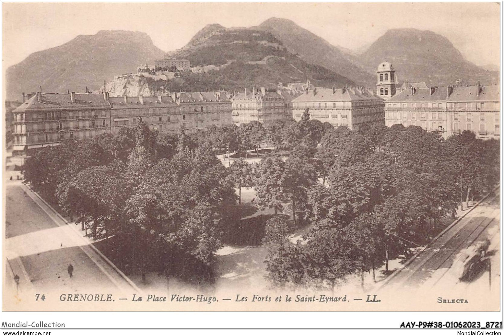 AAYP9-38-0819 - GRENOBLE - La Place Victor-Hugo - Les Forts Et Le Saint-Eynard - Grenoble