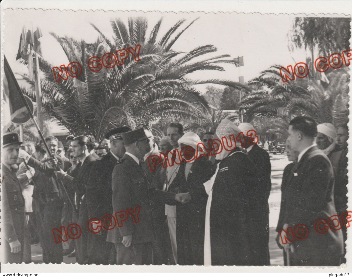 Fixe Maroc Oujda Début Années 50 Le Maréchal Juin Rencontre Les Anciens Combattants D'Oujda - Famous People