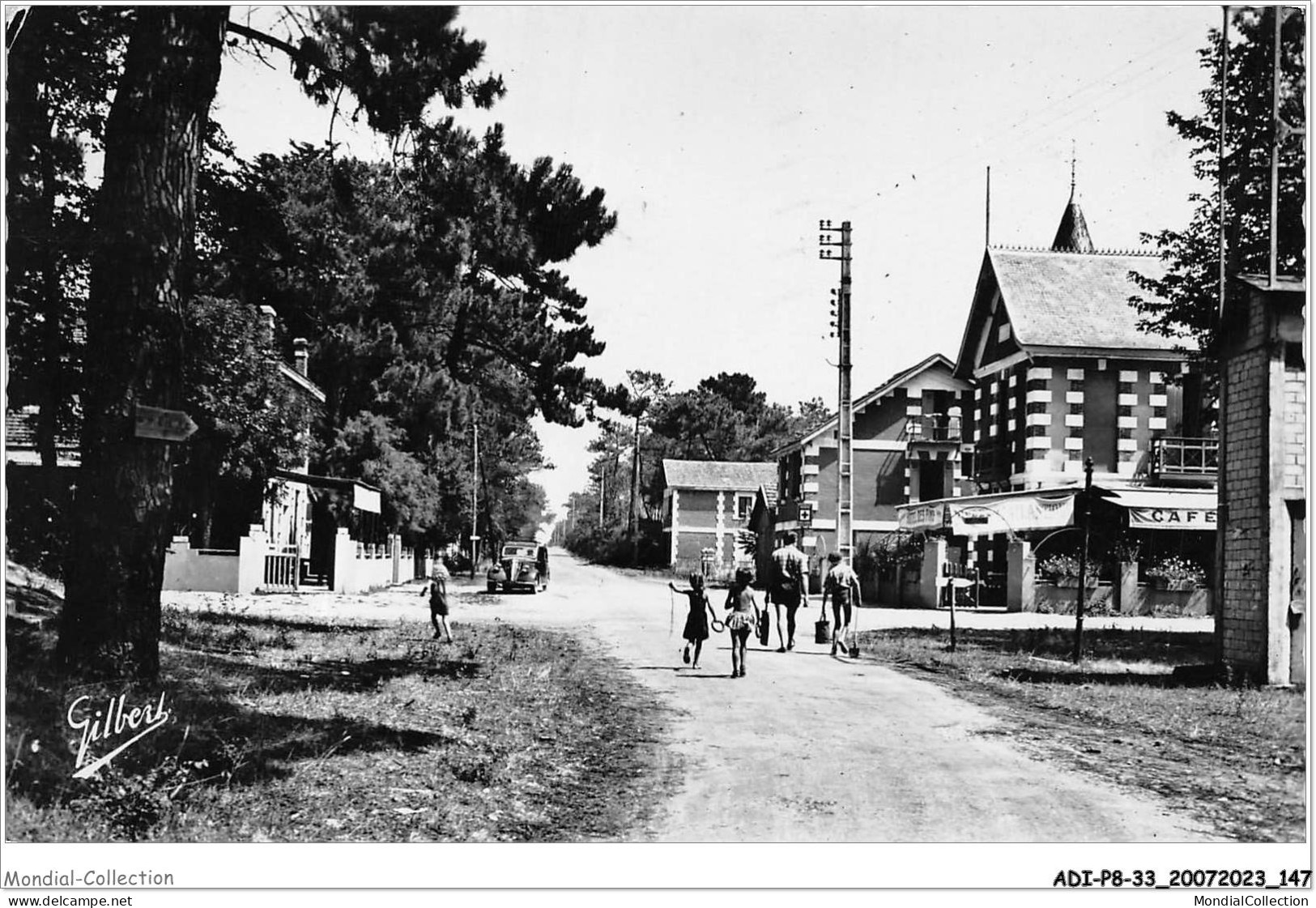 ADIP8-33-0713 - SOULAC-SUR-MER - L'amelie - Devant Les Hôtels Carrefour Des Routes Bordeaux-soulac Et Arcachon  - Soulac-sur-Mer