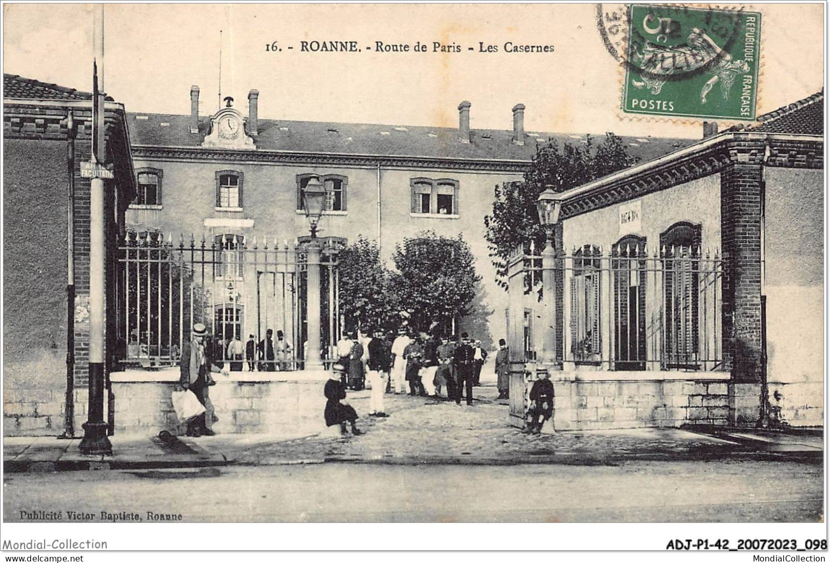 ADJP1-42-0050 - ROANNE - Route De Paris - Les Casernes - Roanne
