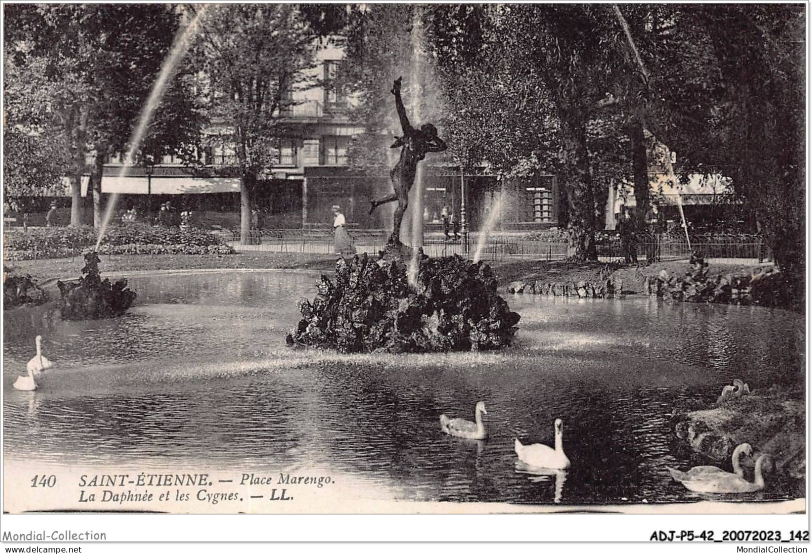 ADJP5-42-0452 - ST-ETIENNE - Place Marengo - La Daphnée Et Les Cygnes - Saint Etienne