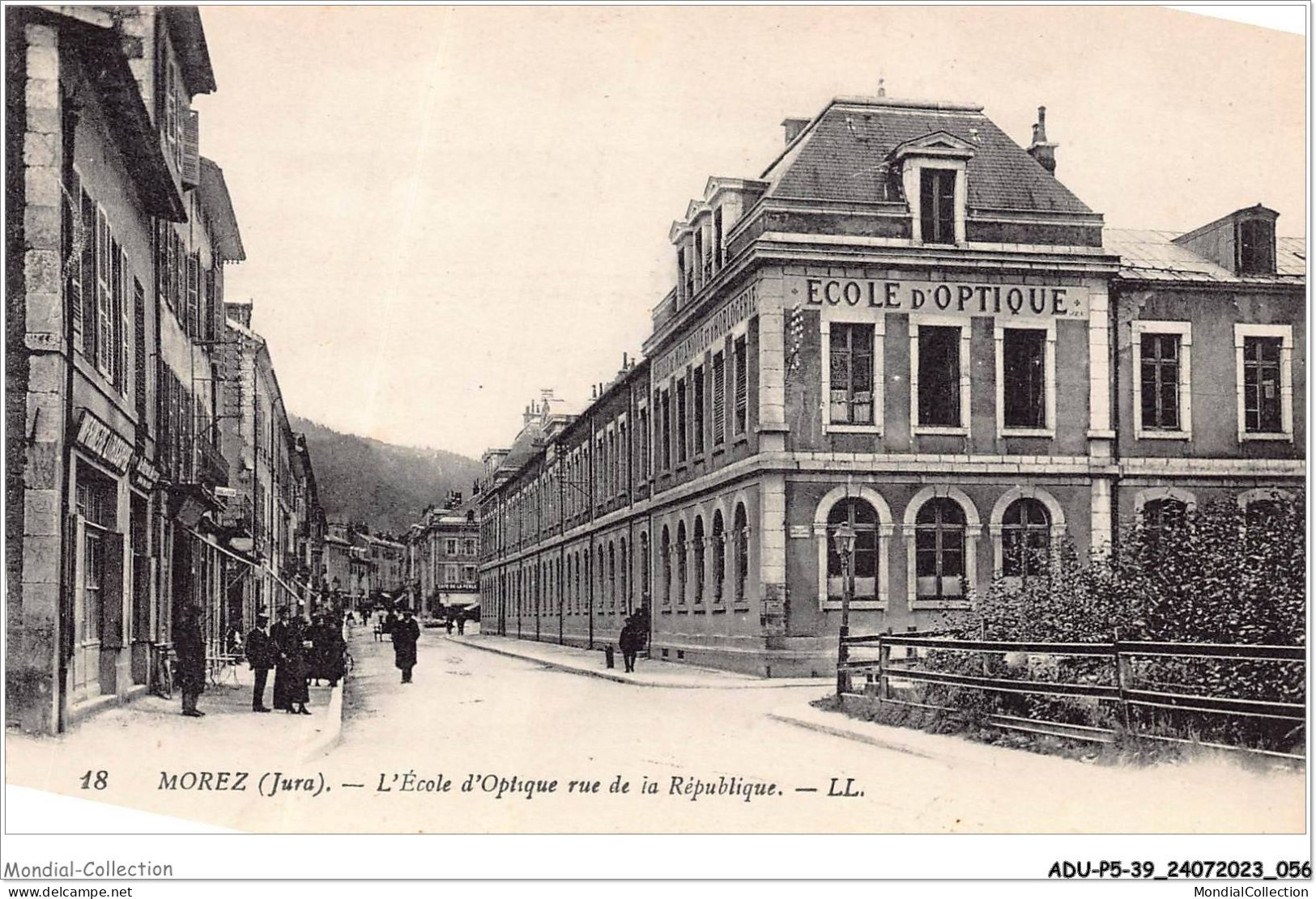 ADUP5-39-0381 - MOREZ - L'école D'optique Rue De La République  - Morez