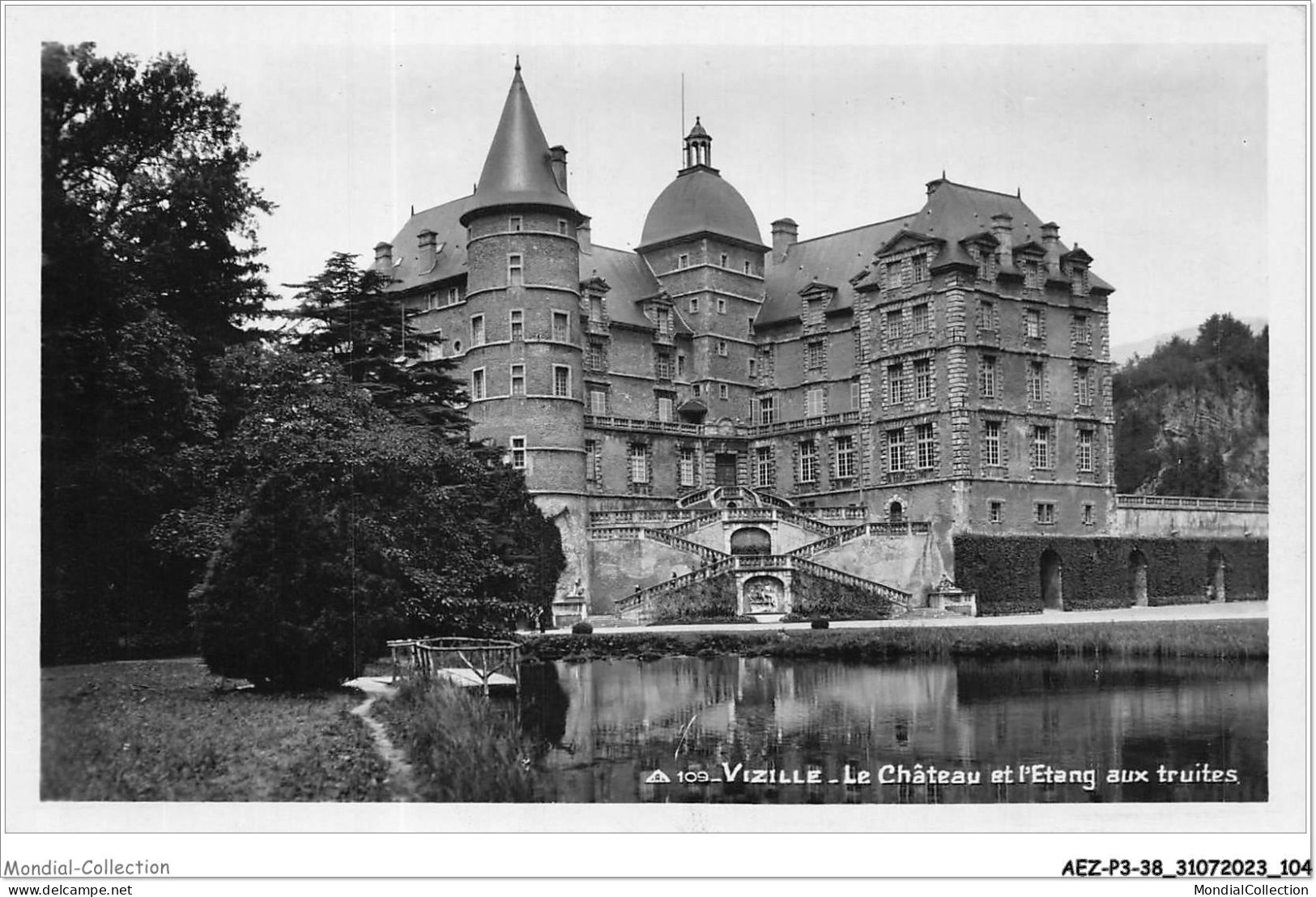 AEZP3-38-0244 - VIZILLE - Le Chateau Et L'etang Aux Truites - Vizille