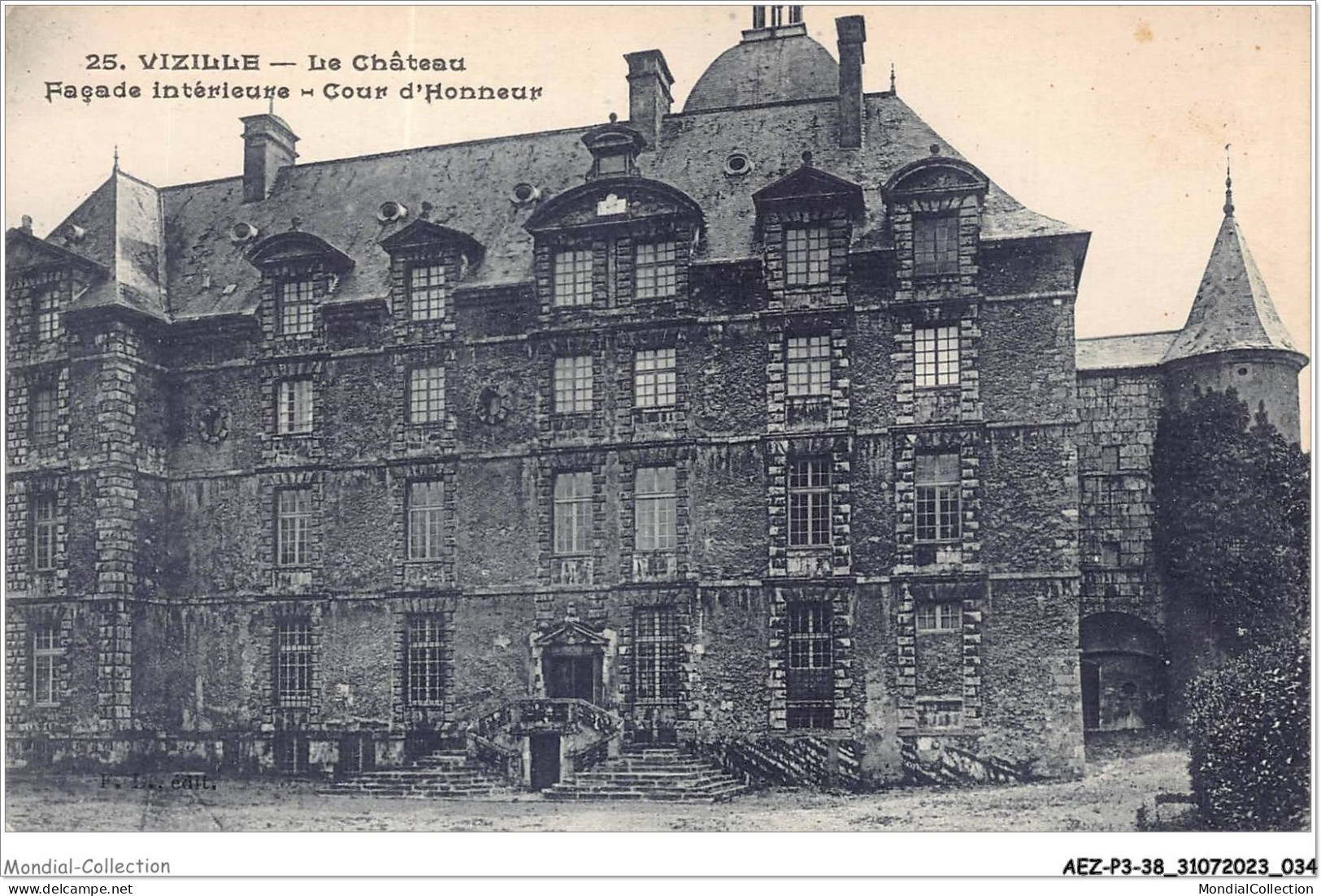 AEZP3-38-0209 - VIZILLE - Le Chateau - Facade Interieure - Cour D'honneur - Vizille