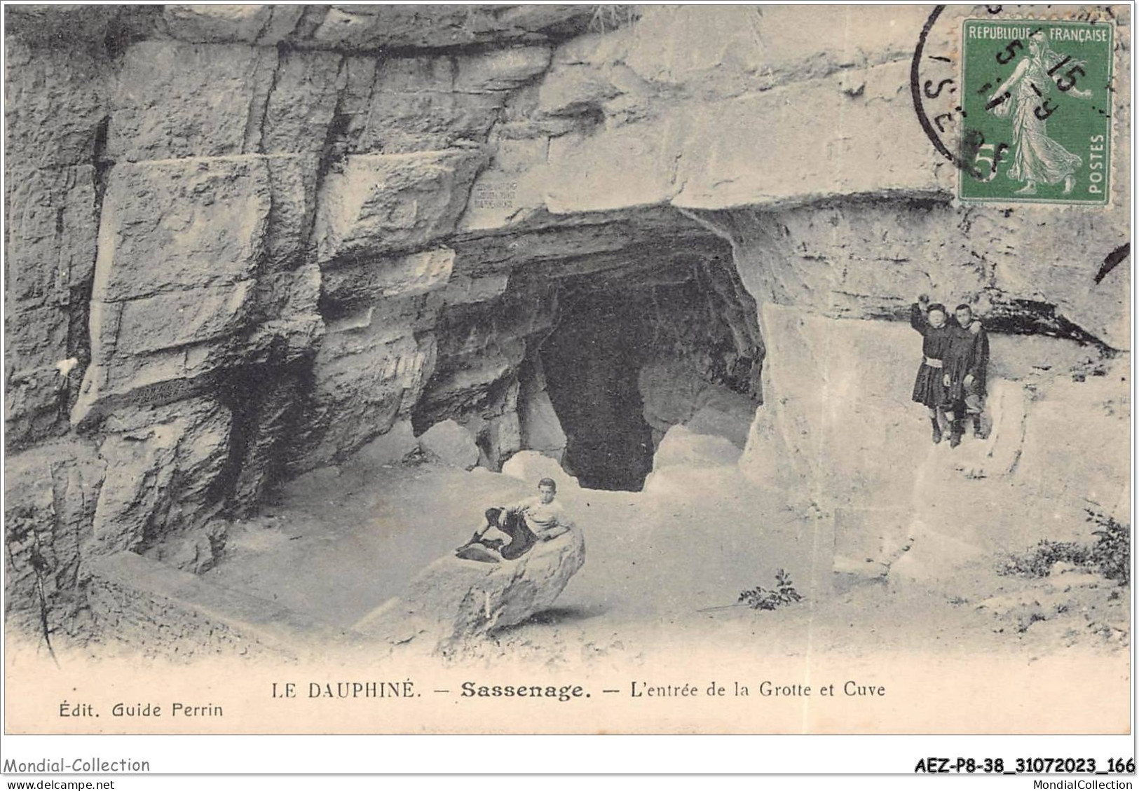 AEZP8-38-0735 - SASSENAGE - L'entrée De La Grotte Et Cuve  - Sassenage