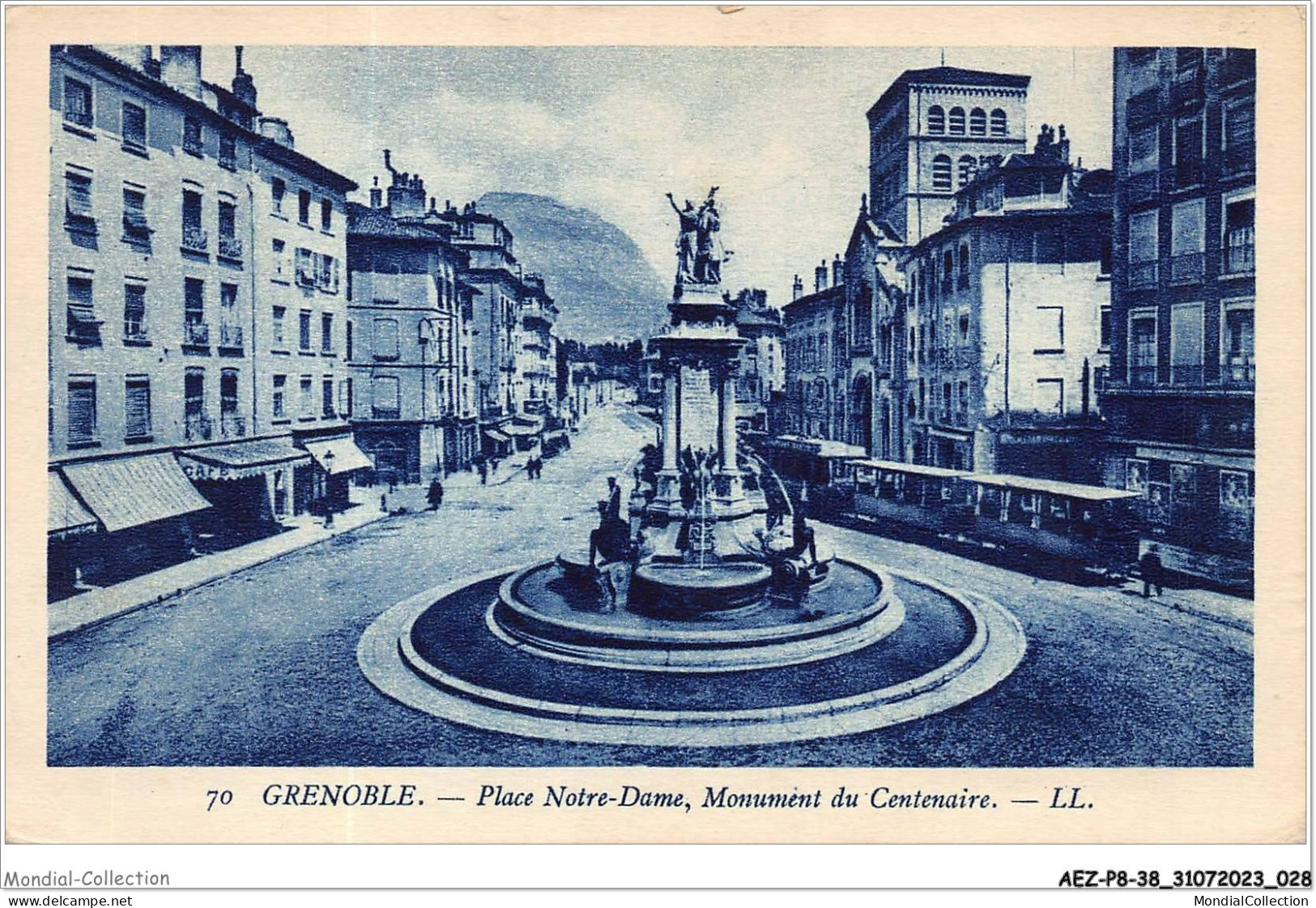 AEZP8-38-0667 - GRENOBLE - La Place Notre Dame - Monument Du Centenaire  - Grenoble