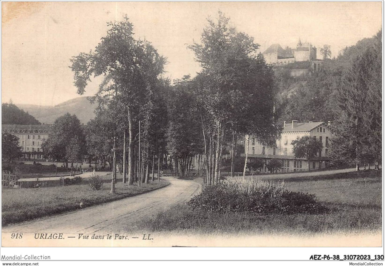 AEZP6-38-0531 - URIAGE - Vue Dans Le Parc  - Uriage